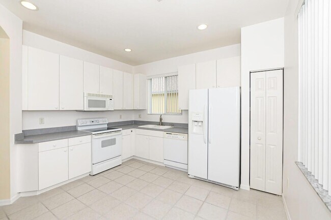 Building Photo - 522 SW Indian Key Dr