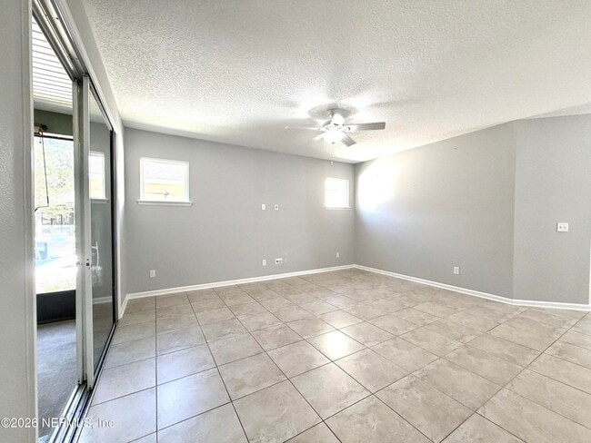 Building Photo - 197 Spring Park Ave