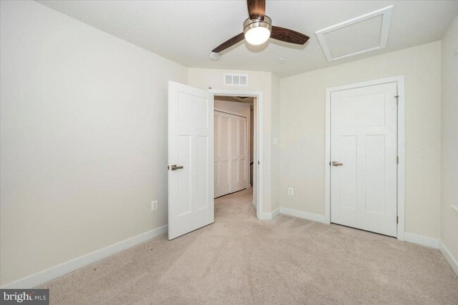 Building Photo - 7201 Bodkin Wy