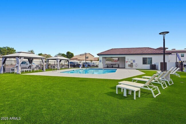 Building Photo - 7959 N 53rd Ave