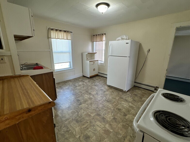 Interior Photo - 190 Main St