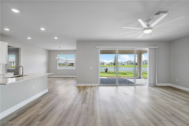 Building Photo - 44300 Saddlewood Ct