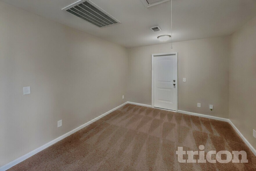 Building Photo - 925 Beverly Ct