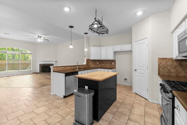 Building Photo - 58 N Indigo Cir