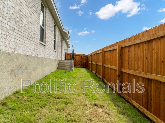 Building Photo - 5119 Rose Petal Ct