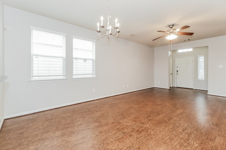 Building Photo - 9446 Green Mills Dr