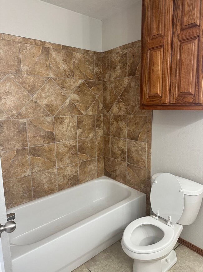 Building Photo - Great Home located in Dove Creek!$250.00 o...