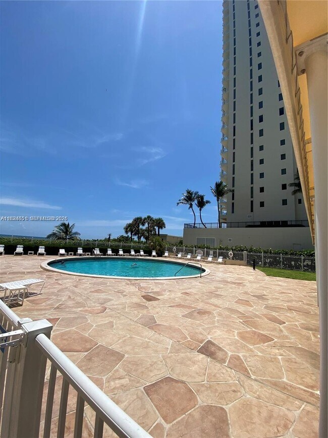 Building Photo - 2800 N Ocean Dr