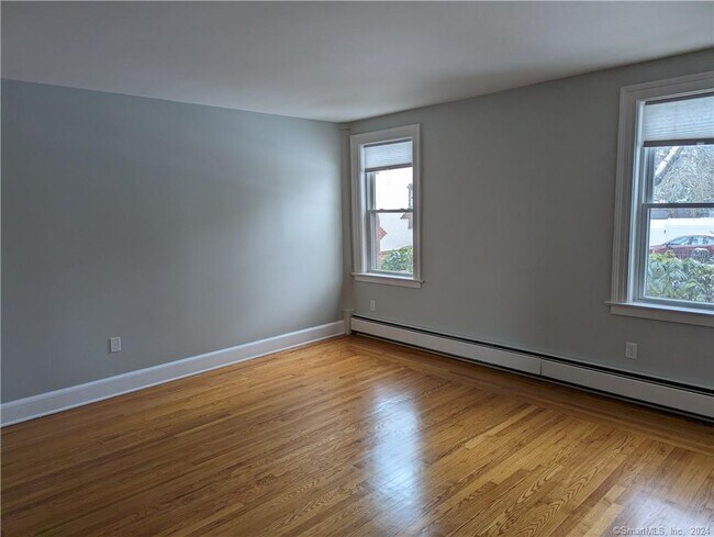 Building Photo - 341 Alden Ave