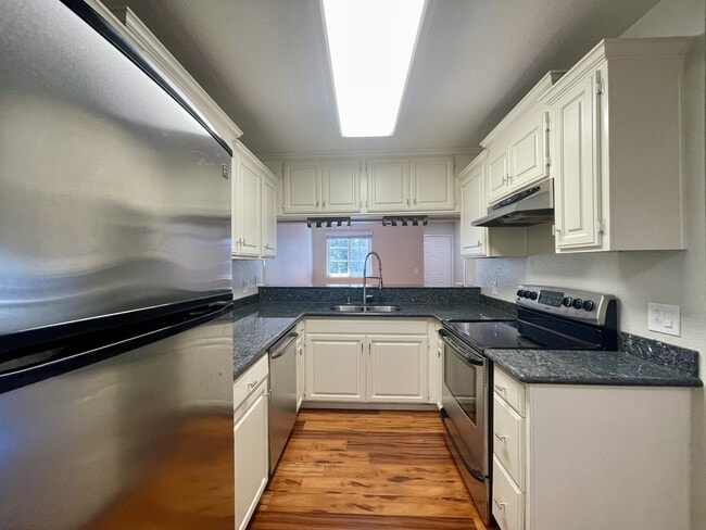 Building Photo - 480 Canyon Oaks Dr