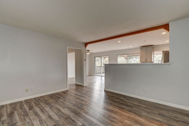 Building Photo - Beautiful Home for Rent in Prescott!