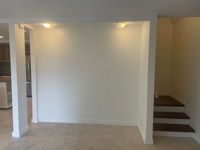 Building Photo - Nicely Maintained Clinton Home with Upgrades and Fenced Yard!