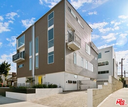 Building Photo - 421 S Wilton Pl