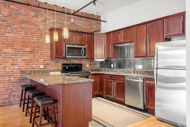 Building Photo - 61 Market St