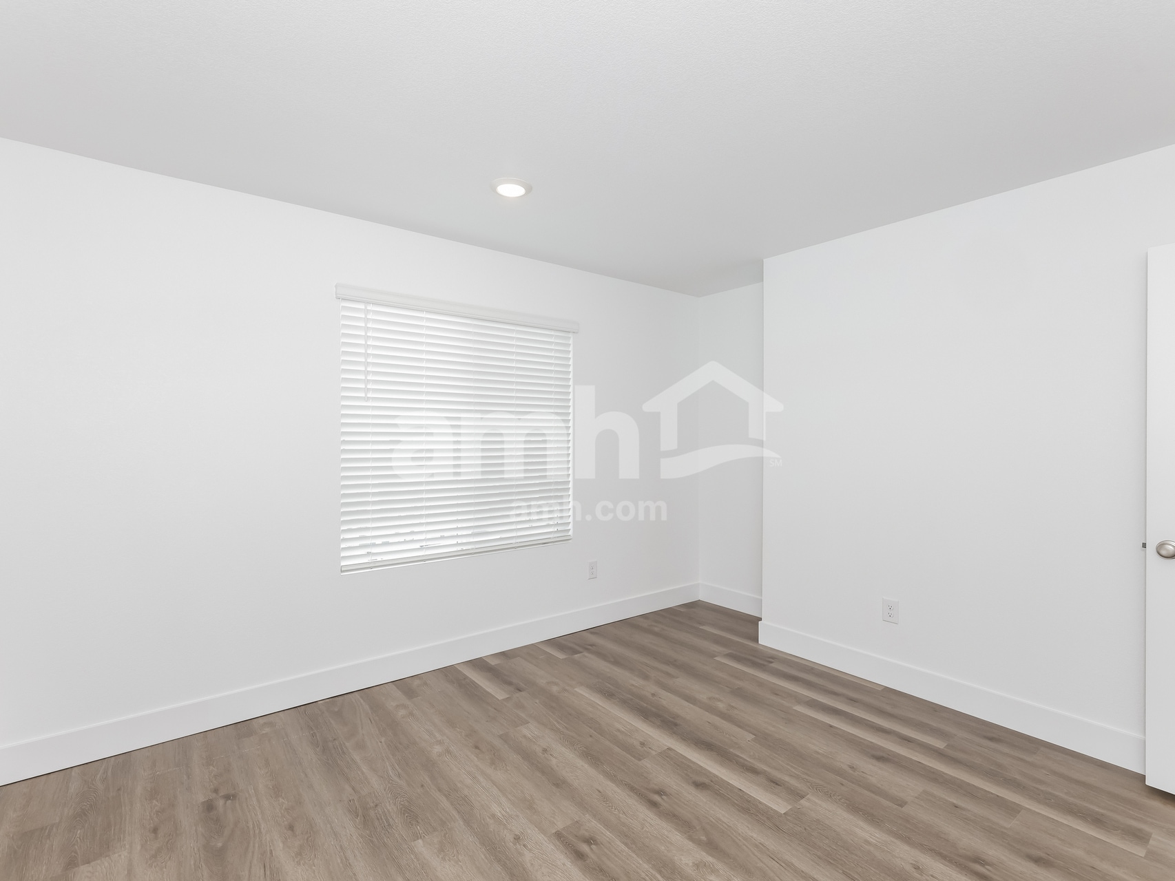 Building Photo - 9578 Marchmont Rd