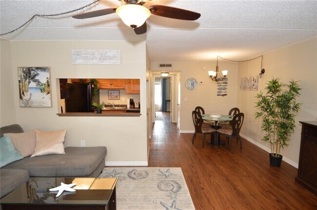 Building Photo - 12760 Indian Rocks Rd