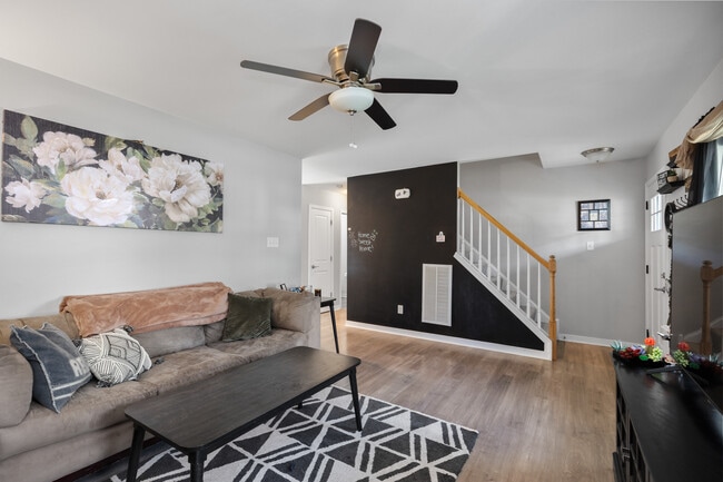 Building Photo - 2446 Gracie White Cir