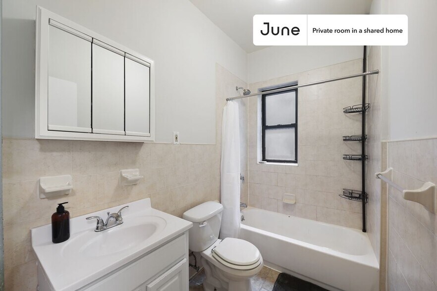 Building Photo - Room in Shared 4 bed/1 bath home