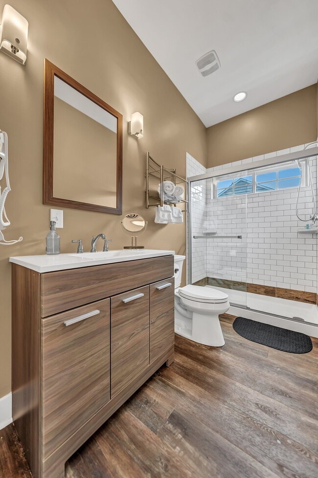 Building Photo - Furnished 1-Bedroom Upper Apartment on Main St