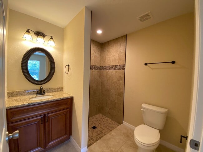 Building Photo - COMING SOON.  NOT AVAILABLE TO SHOW UNTIL MID MAY*** Marion Oaks - Welcome Home