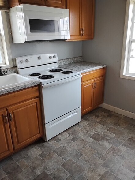 Building Photo - 306 Abens Ave