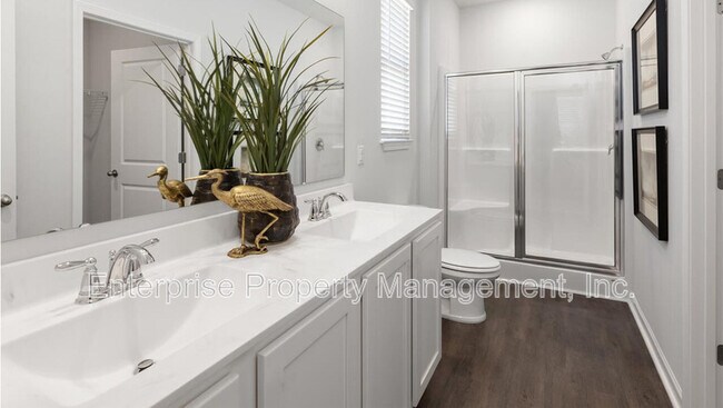 Building Photo - 230 Kipling Dr