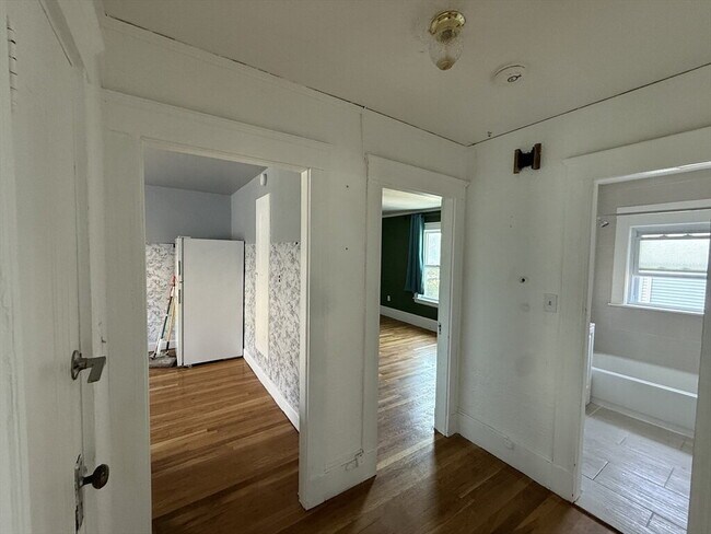 Building Photo - 135 Mills St