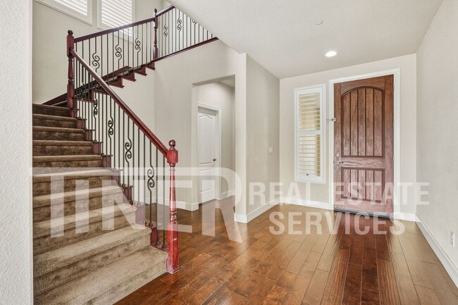 Building Photo - 7542 Pesaro Dr