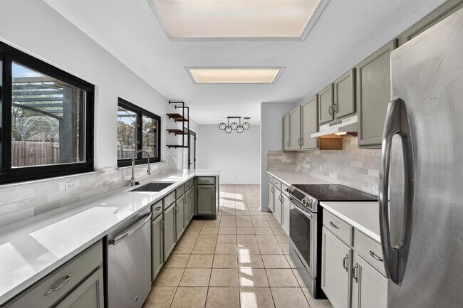 Building Photo - 8409 Nairn Dr