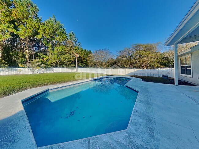 Building Photo - 23856 Flora Parke Blvd