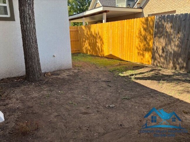 Building Photo - 1420 S David St