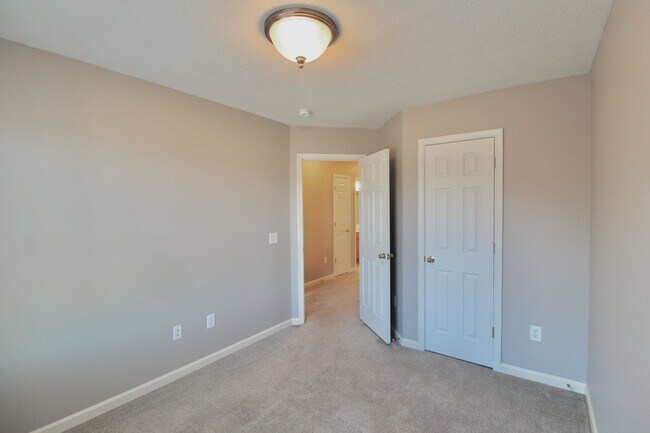 Building Photo - Upscale townhome  with attached garage for rent in the Townes at Bluestone!