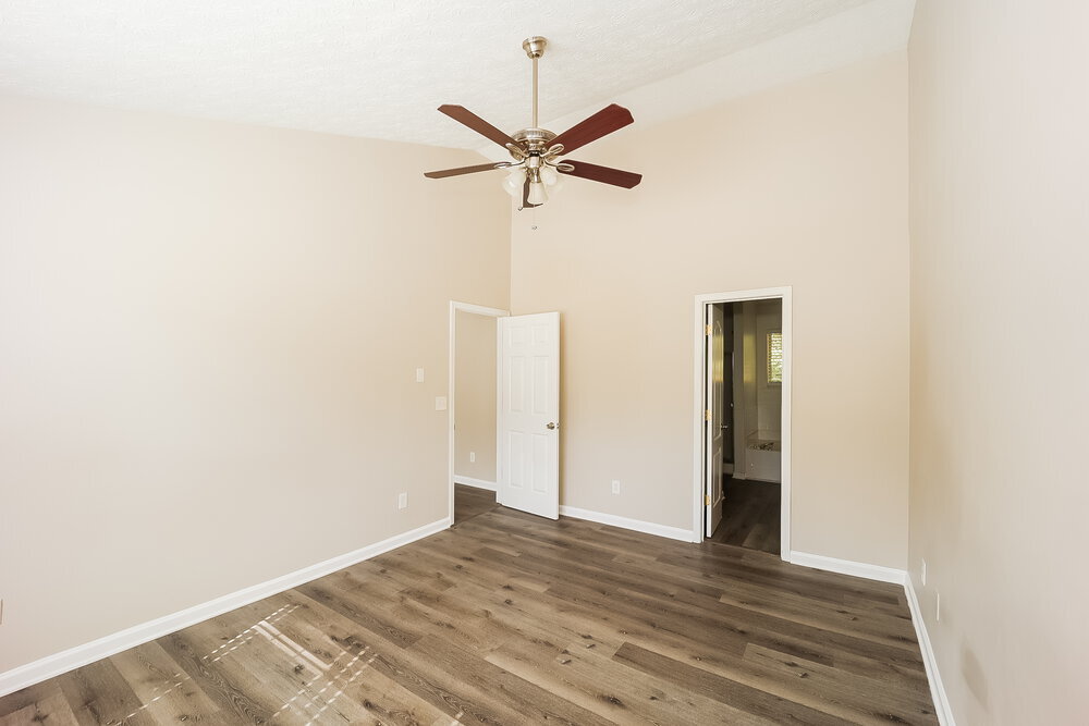 Building Photo - 587 Rosewood Cir