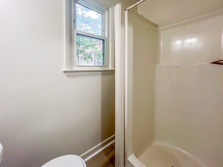 Building Photo - 2303 Maclin Cir