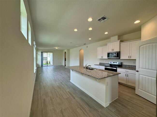 Building Photo - 16085 Scarpetta St