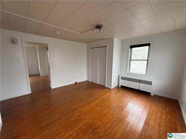 Building Photo - 27 W Allen St