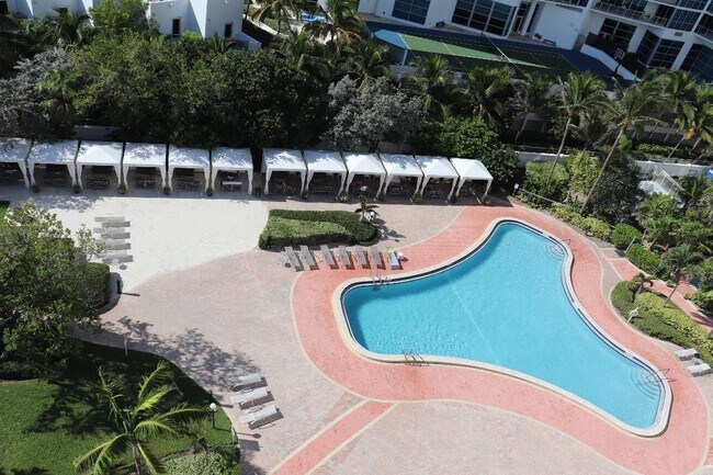 Building Photo - 3001 S Ocean Dr