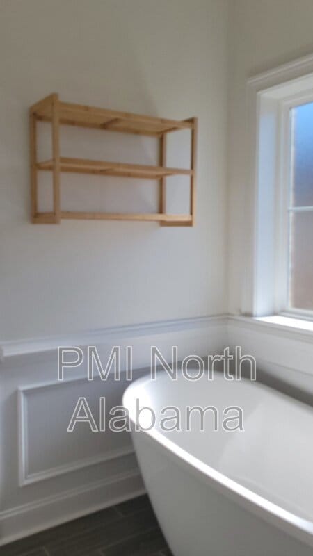 Building Photo - 130 Creekmound Dr