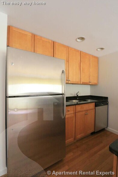 Building Photo - 70 Park St