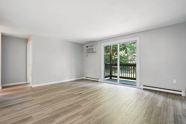 Building Photo - 39 Pleasant St