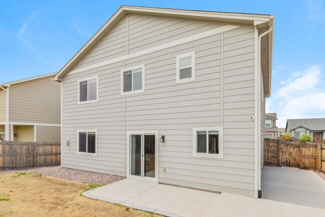 Building Photo - 7448 Cat Tail Creek Dr