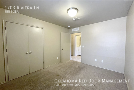 Building Photo - 1703 Riviera Ln