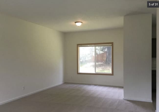 Building Photo - $500 OFF First 2 Months – Spacious 4BR/3BA Home with BRAND-NEW Carpet Throughout, Fenced Yard & 2...