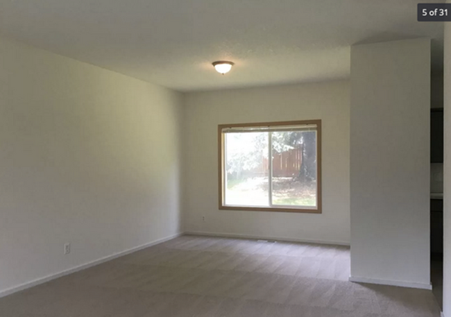 Building Photo - Stunning 4bd 3 bth Home in Tigard! 1/2 off...