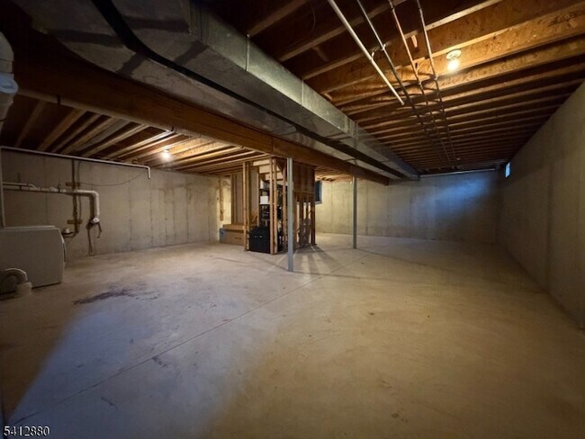 Building Photo - 105 Churchill Ave