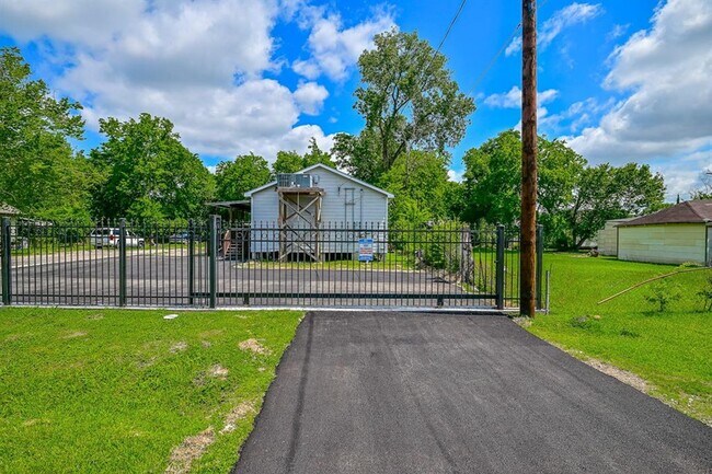 Gated parking - 7931 Ethel St