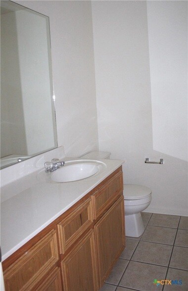 Building Photo - 1402 Chips Dr