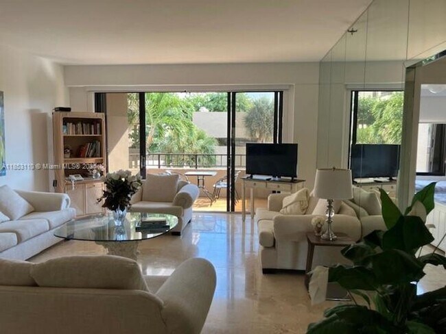Building Photo - 20191 E Country Club Dr