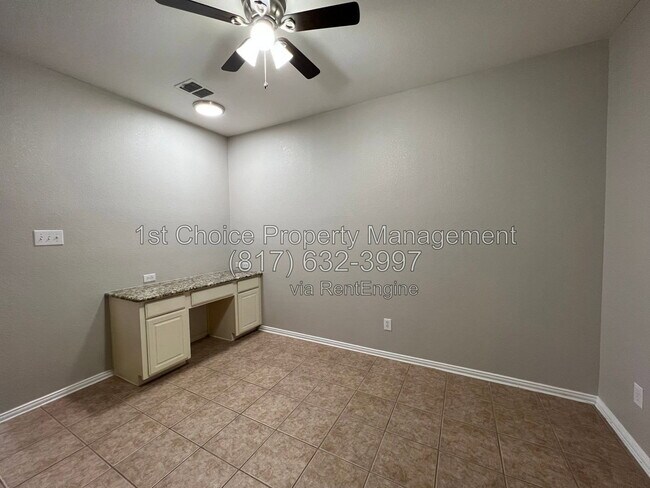 Building Photo - 5312 Scenic Point Dr