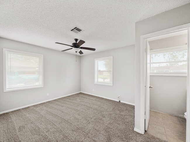 Building Photo - 3006 14th Ave N